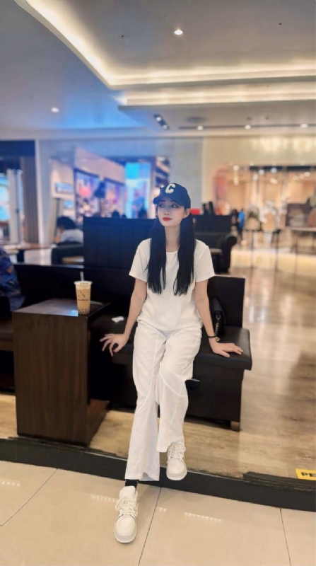 卖火柴的小女孩的第一张照片--九江相亲服务中心