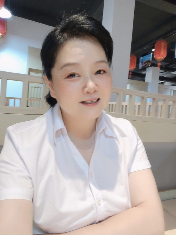 丁姐爱生活的第一张照片--九江相亲服务中心