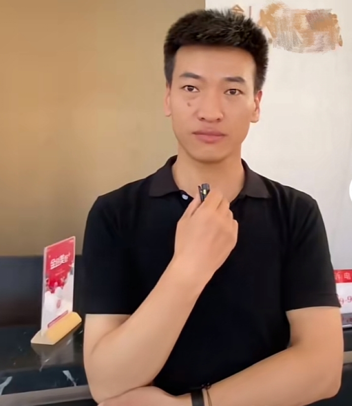 一杯梁白开的第一张照片--九江相亲服务中心