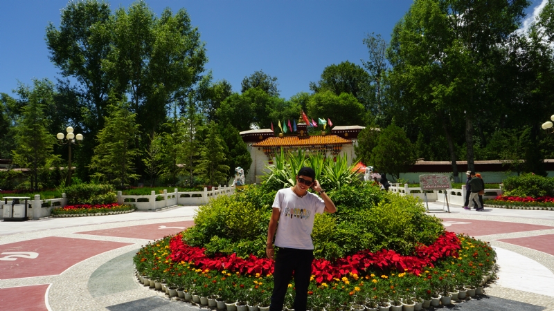 阿龙设计师的第四张照片--九江相亲服务中心