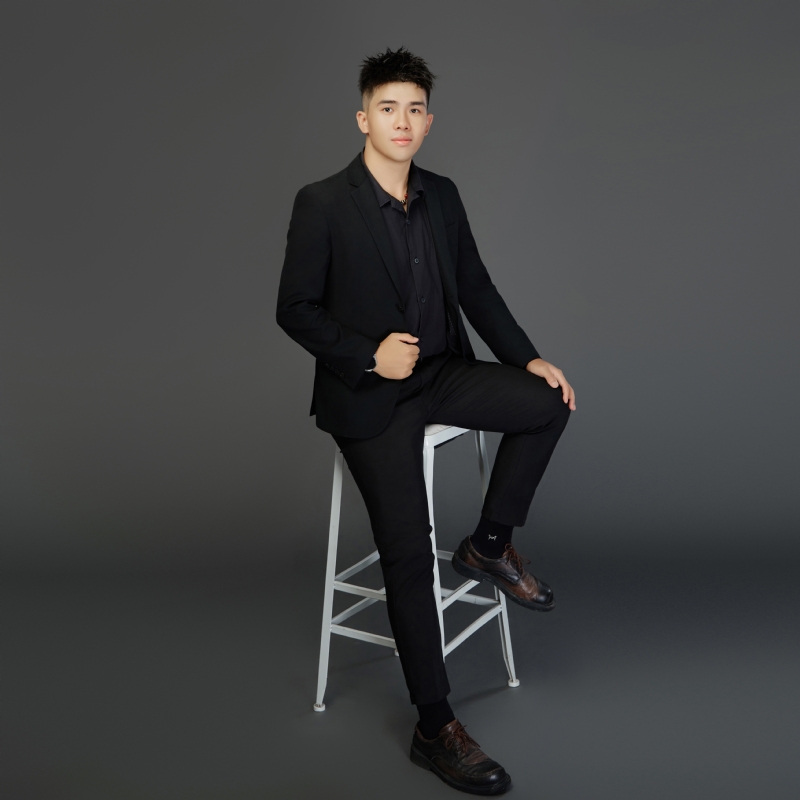 阿龙设计师的第五张照片--九江相亲服务中心