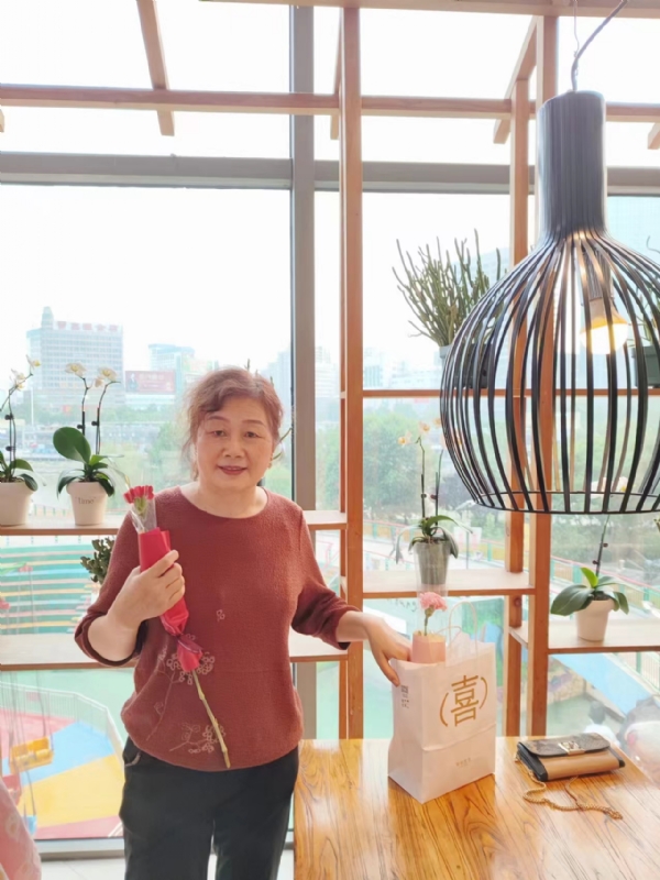 静香的第一张照片--九江相亲服务中心