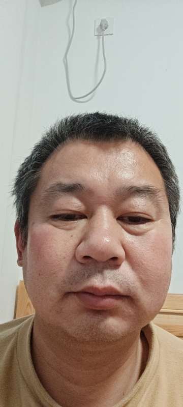 龙万的第一张照片--九江相亲服务中心