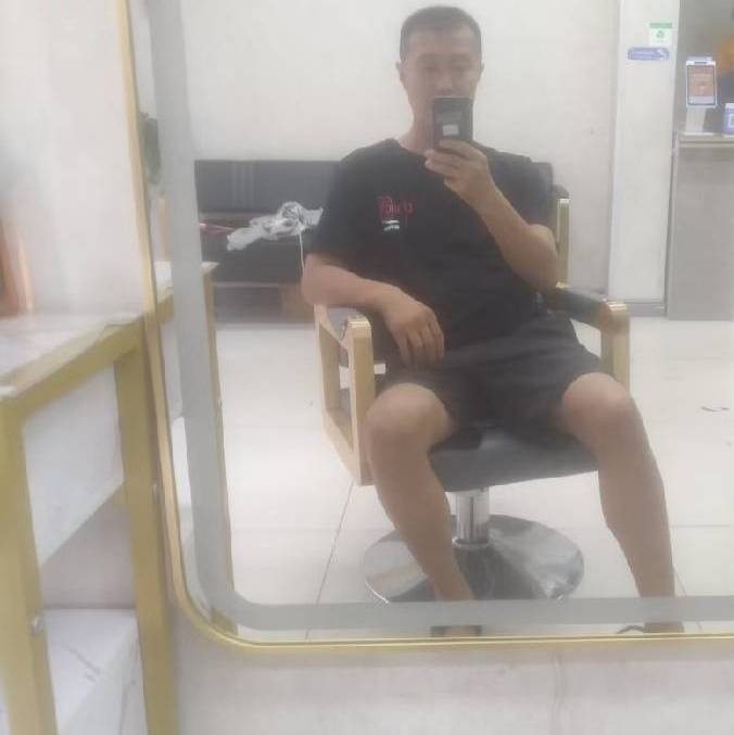 闫杰的第一张照片--九江相亲服务中心