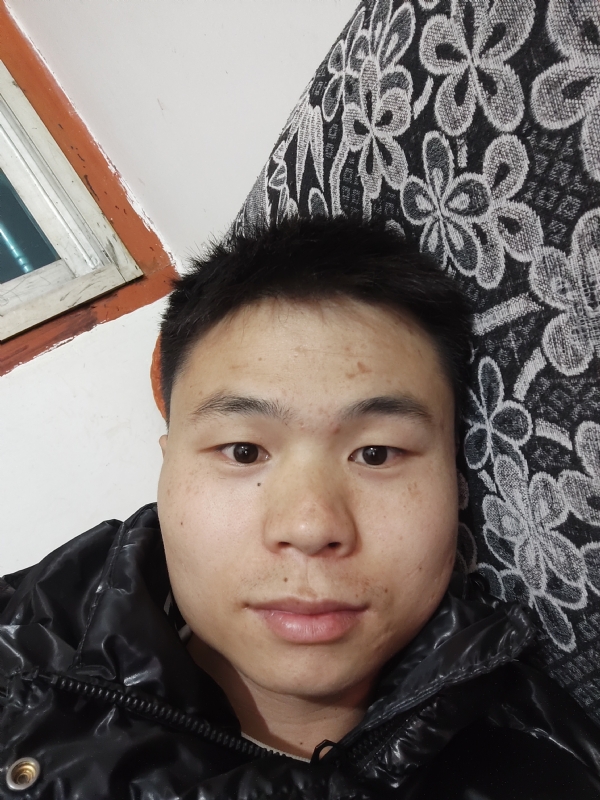 麒麟区幼儿园扛把子的第三张照片--九江相亲服务中心