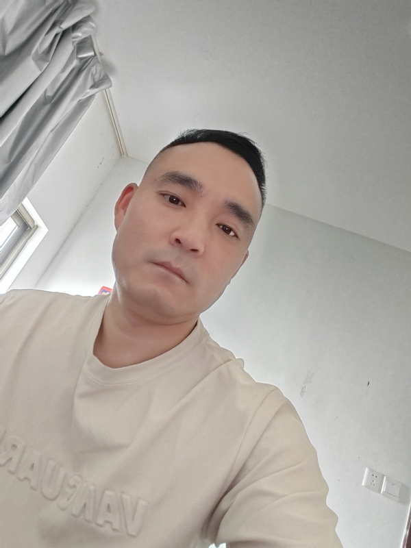 小锋的第一张照片--九江相亲服务中心