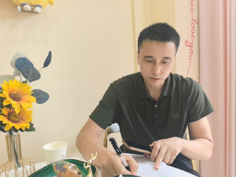 笑看一切的第二张照片--九江相亲服务中心