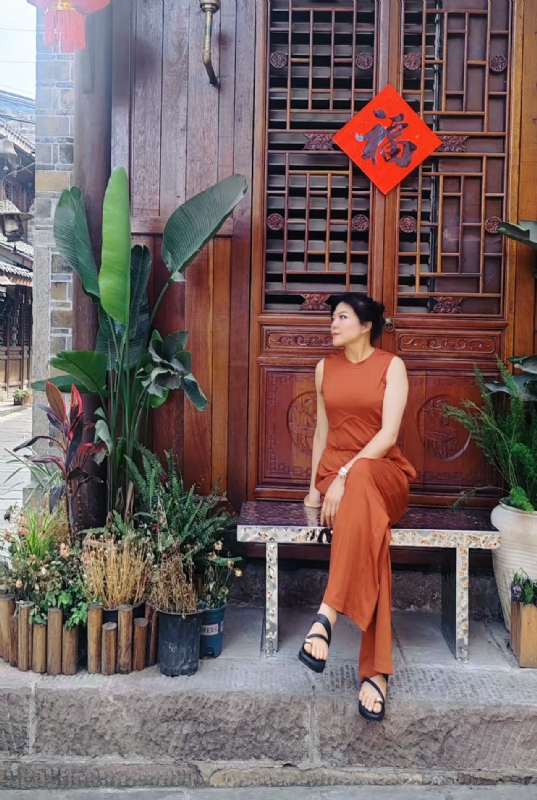 宛霞的第一张照片--九江相亲服务中心