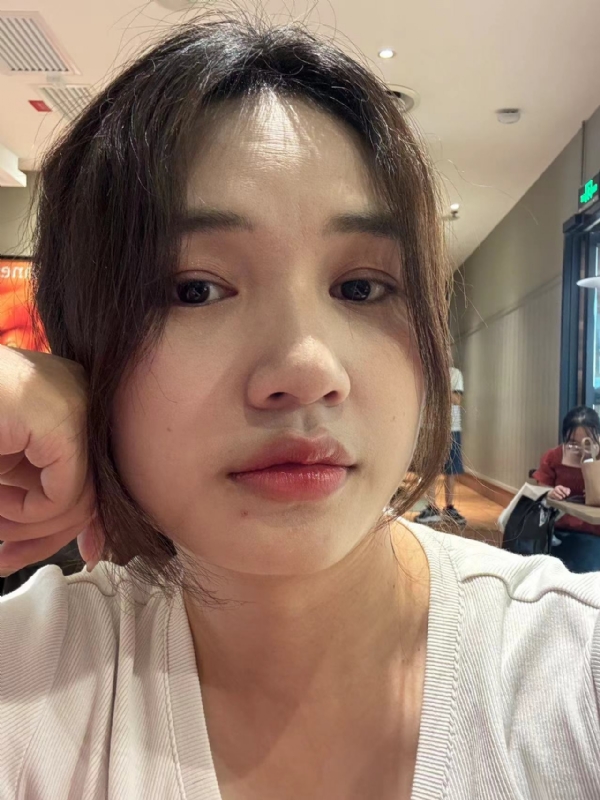 粉墨的第一张照片--九江相亲服务中心